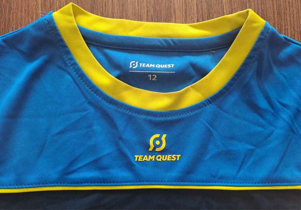 Conjunto 2 equipamentos desporto, camisola e calção - Tam. 14