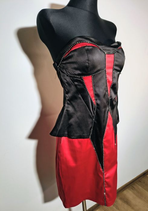 Sukienka bez ramiączek mini z baskinką r. L