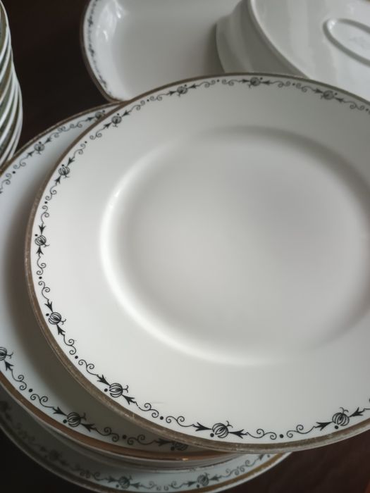 Niekompletny serwis obiadowy