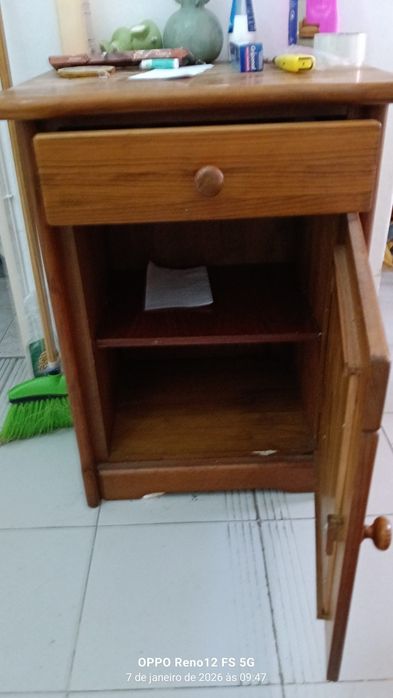 2 Móveis-Movel Vitrine_ Móvel de Apoio/Armario_Madeira Maciça