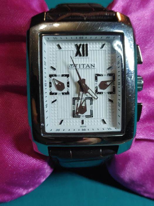 Наручные часы titan  1679saa32