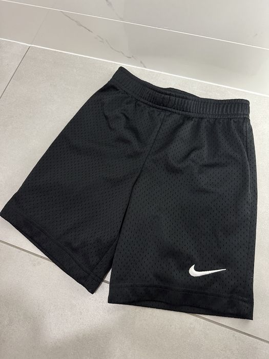 Spodenki nike czarne szorty do ćwiczeń dla chłopca 110-116cm