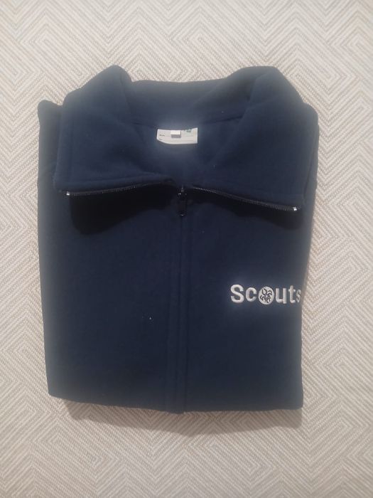 Vende-se roupa de escoteiros nunca usada