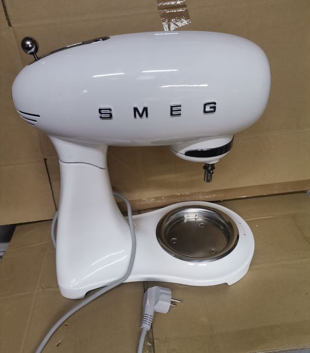 Robot planetarny Smeg SMF03