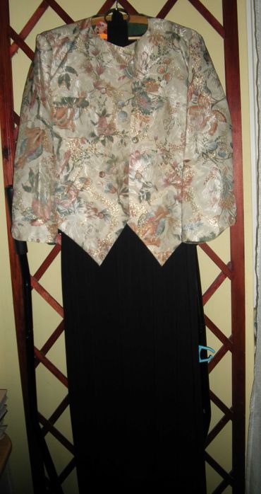 Marynarka,bolerko zakiert satyna brokat r.42