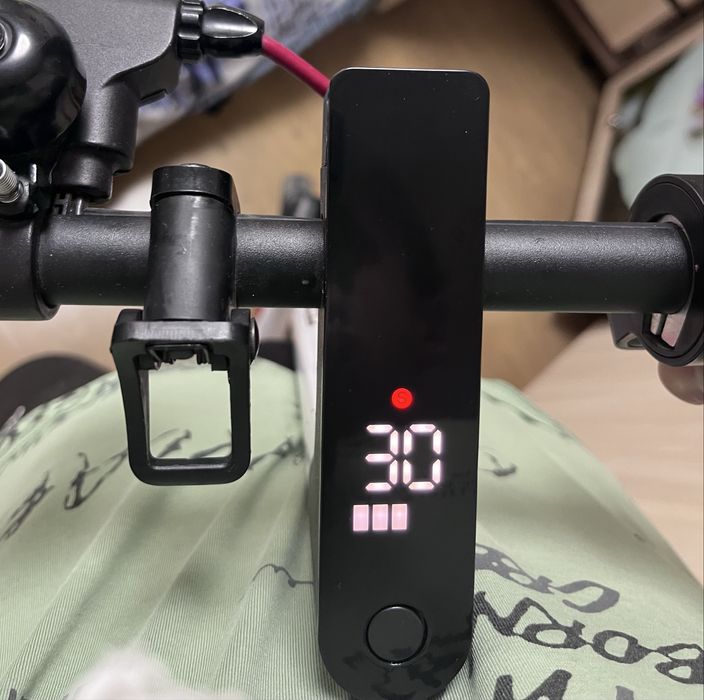 Терміново продам електросамокат CROSSER E9