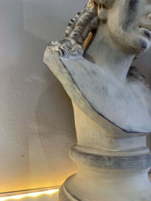 Estátua Maciça Nova