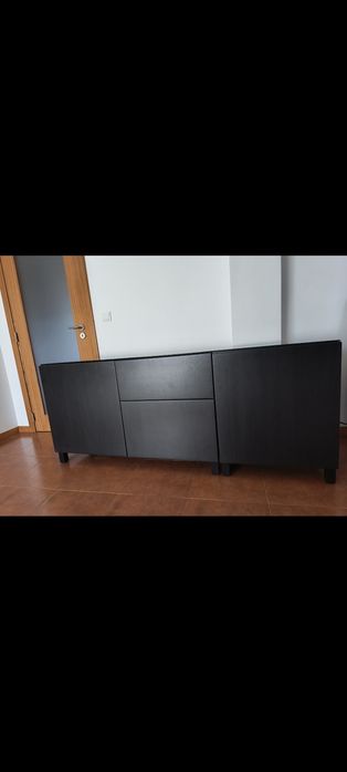 Aparador besta IKEA vendo á melhor oferta