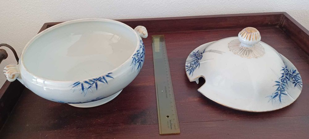 Antiguidade *Serviço de mesa loiça feita mão no Japão 98 peças