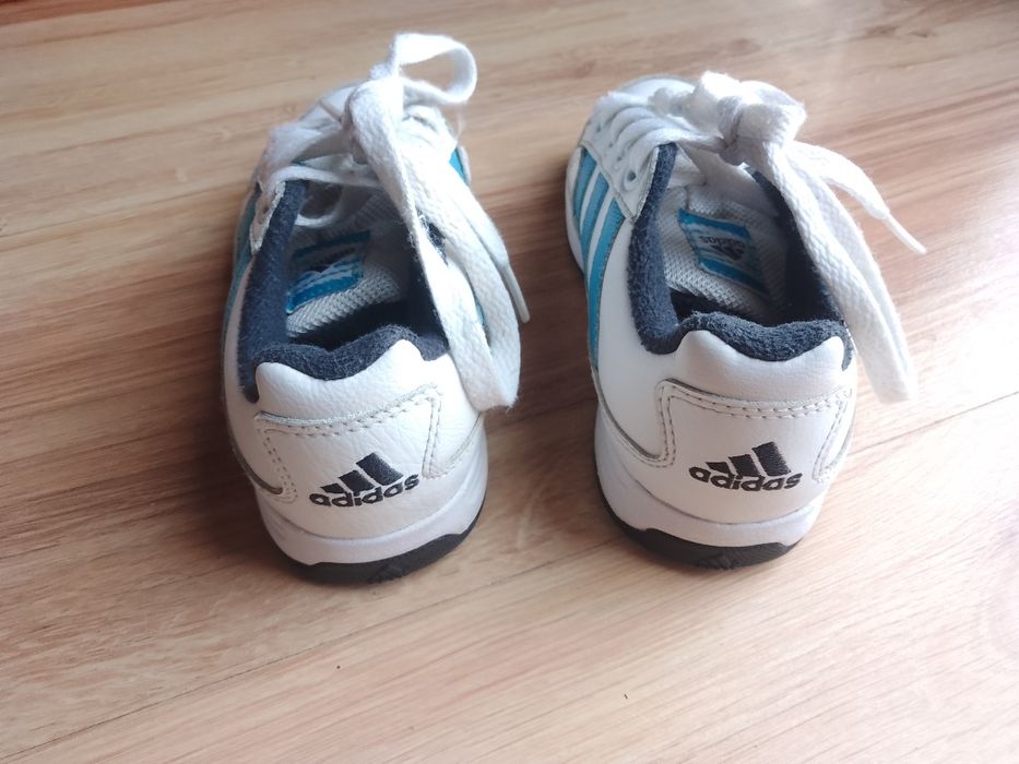 Buty sportowe Adidas – biało-niebieskie