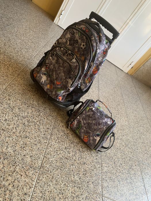 Mochila e lancheira totto