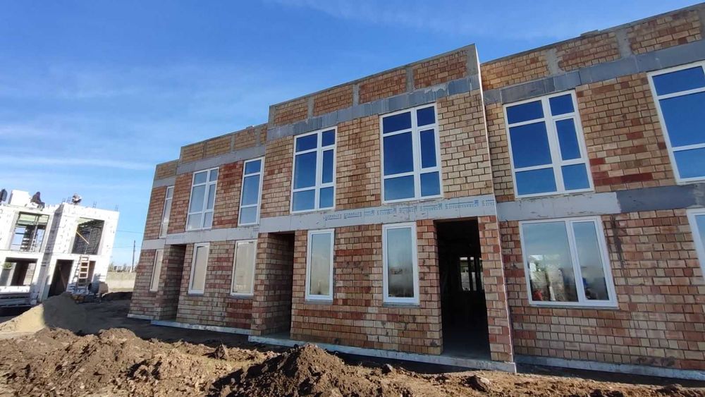 Таунхаус в центре Таирово с бассейном и патио зоной