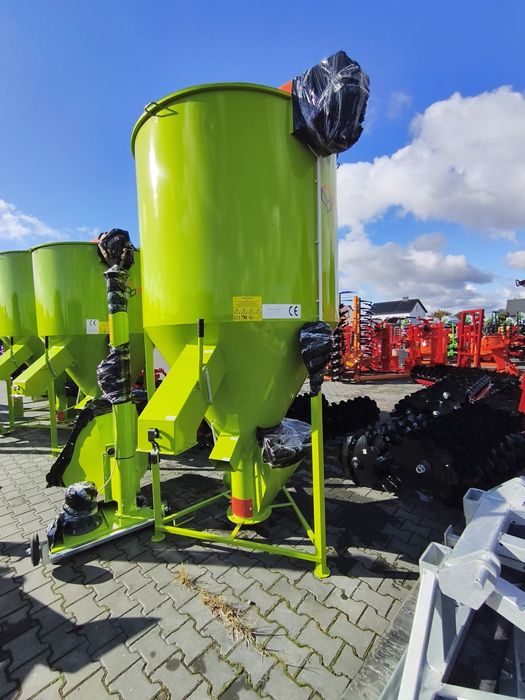 Producent ADRAF mieszalnik pasz 1000kg // UFNAL