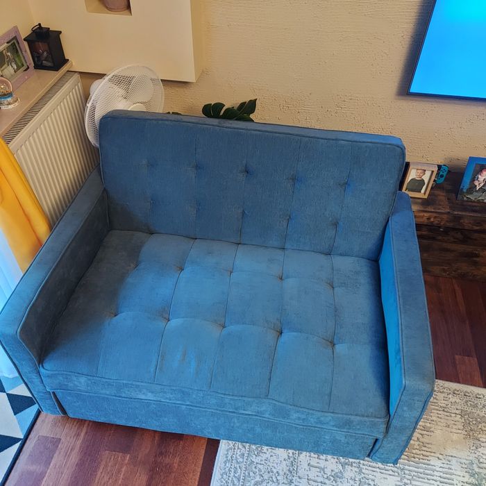 Sofa rozkładana 3 miesiące używana jak nowa.