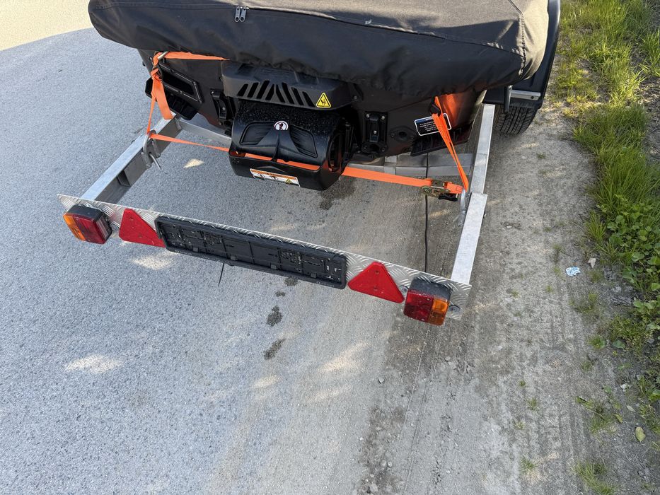 Atrelado para mota de agua