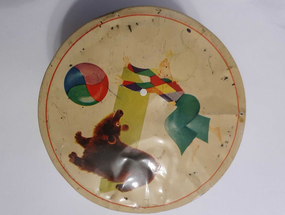 Belíssima caixa / lata muito antiga e rara, com motivos infantis