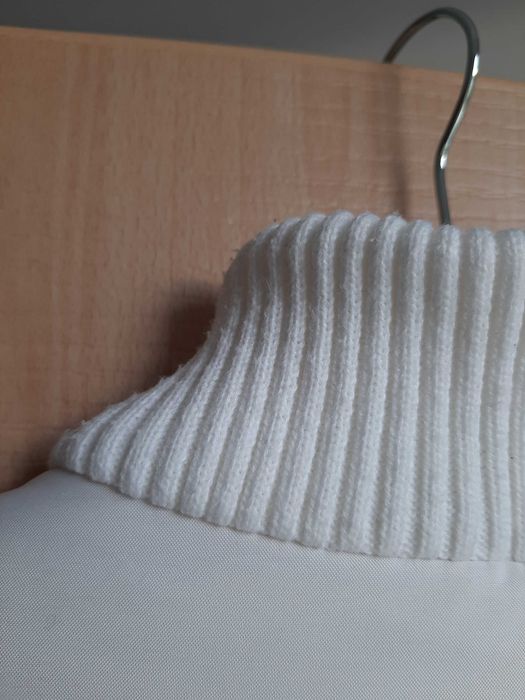 Biała, ciepła kamizelka, rozm. L