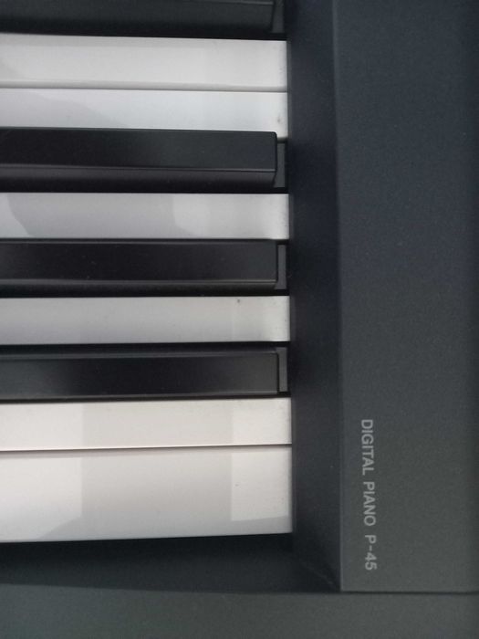 Piano Yamaha P 45 - 88 teclas com GHS (c/ suporte, banco e pedal)
