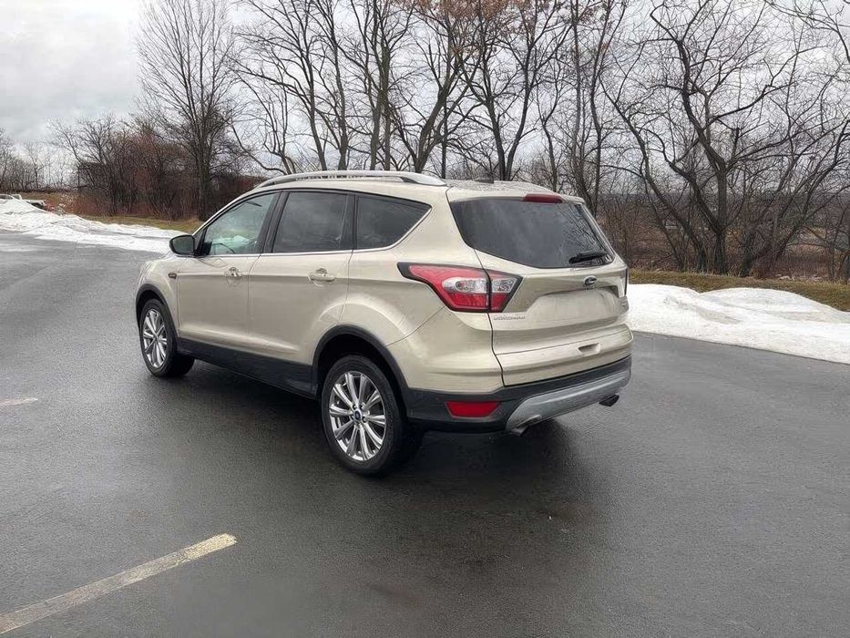Ford Escape Titanium      2018