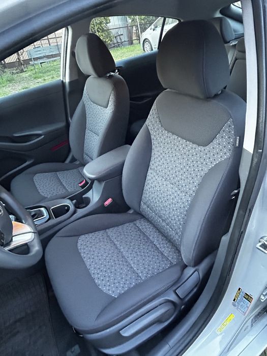 Hyundai Ioniq hybrid blue