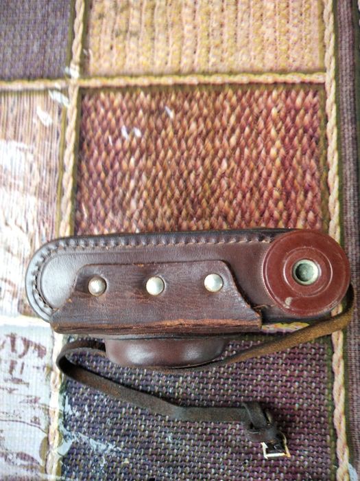 Продам кожаный чехол от фотоаппарата