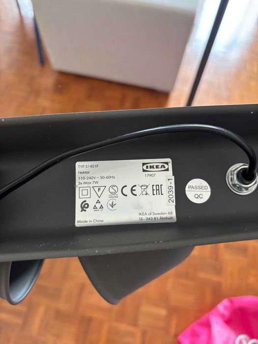 Candeeiro de teto IKEA Hektar (3 projetores)