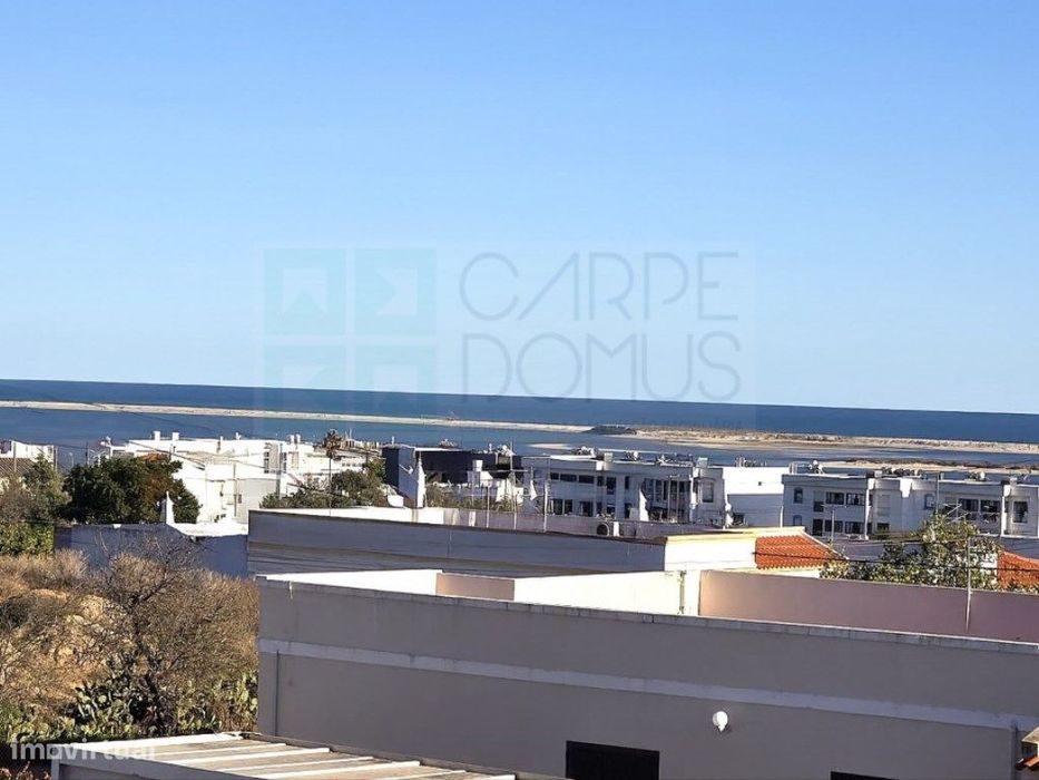 Apartamento T2 em condomínio fechado com piscina na Fuzeta.