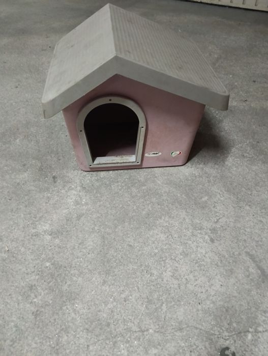 Casota em bom estado para cão pequeno/gato