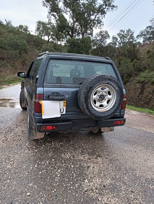 Opel Frontera  em bom estado