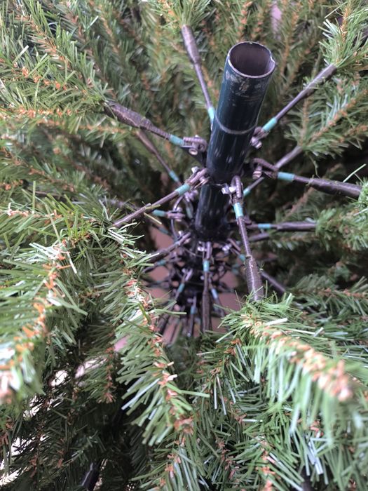 Продам ялинку 2,2 м