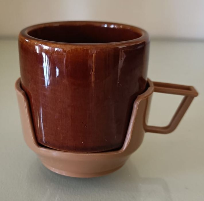 Coffee cup with stand425286609069690880