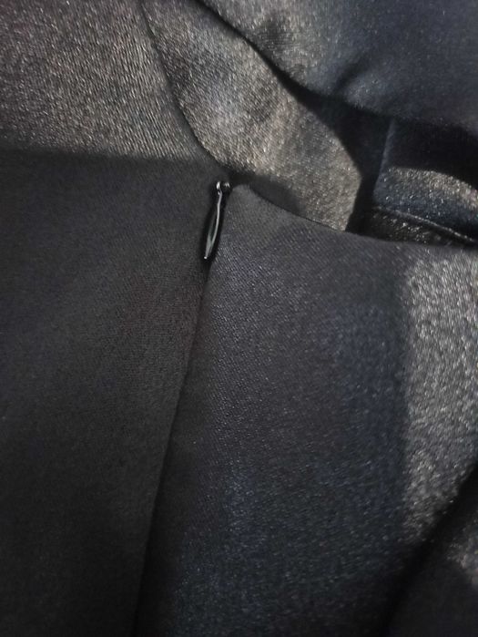 Чорна маленька сукня від Zara