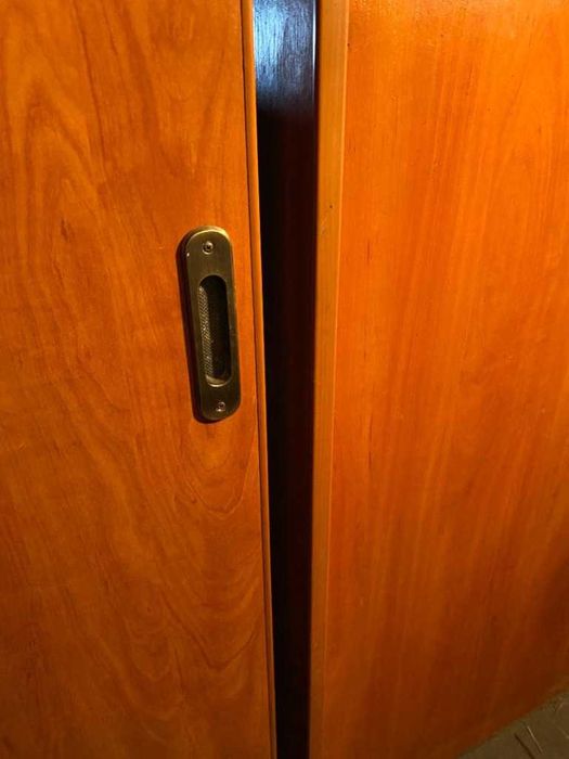 Drzwi przesuwne z prowadnicą - sprawne