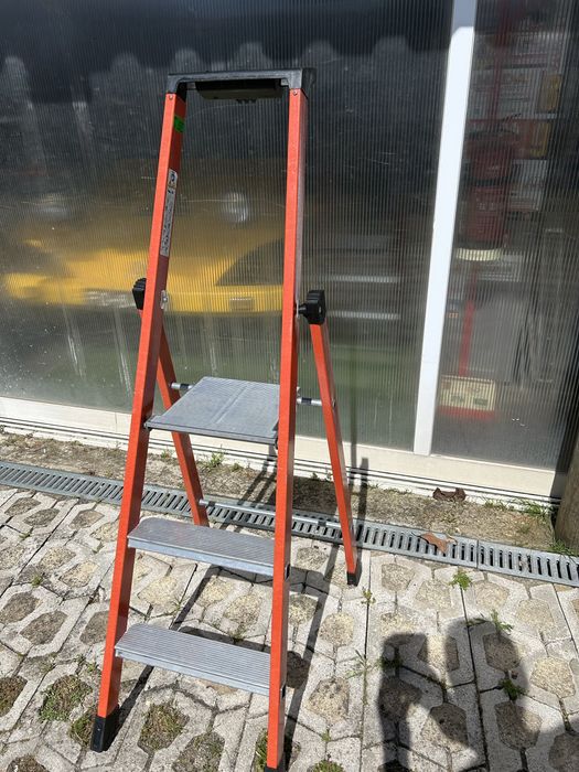 Escadote Isolado Tubesca