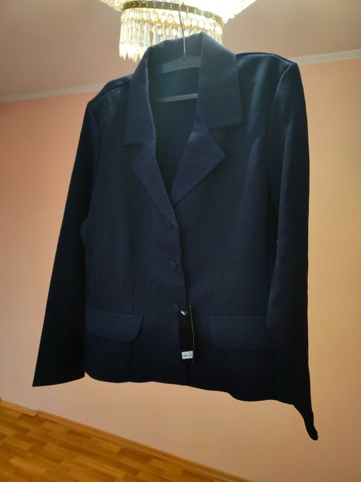 Продам женские пиджаки