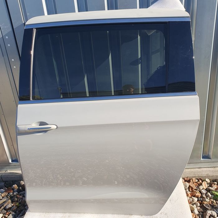 Chrysler Pacifica 3.6 v6 drzwi lewe tył przesuwne kod koloru PW2