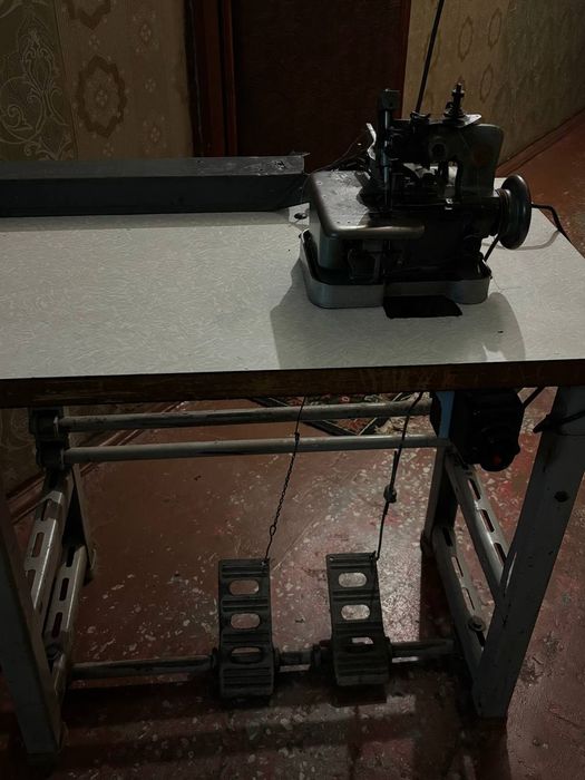 ПРОДАМ оверлок промисловий