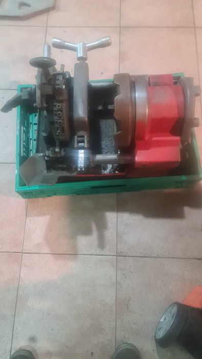 Torno elétrico de fazer rosca