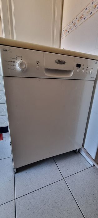 Máquina de lavar louça WHIRLPOOL