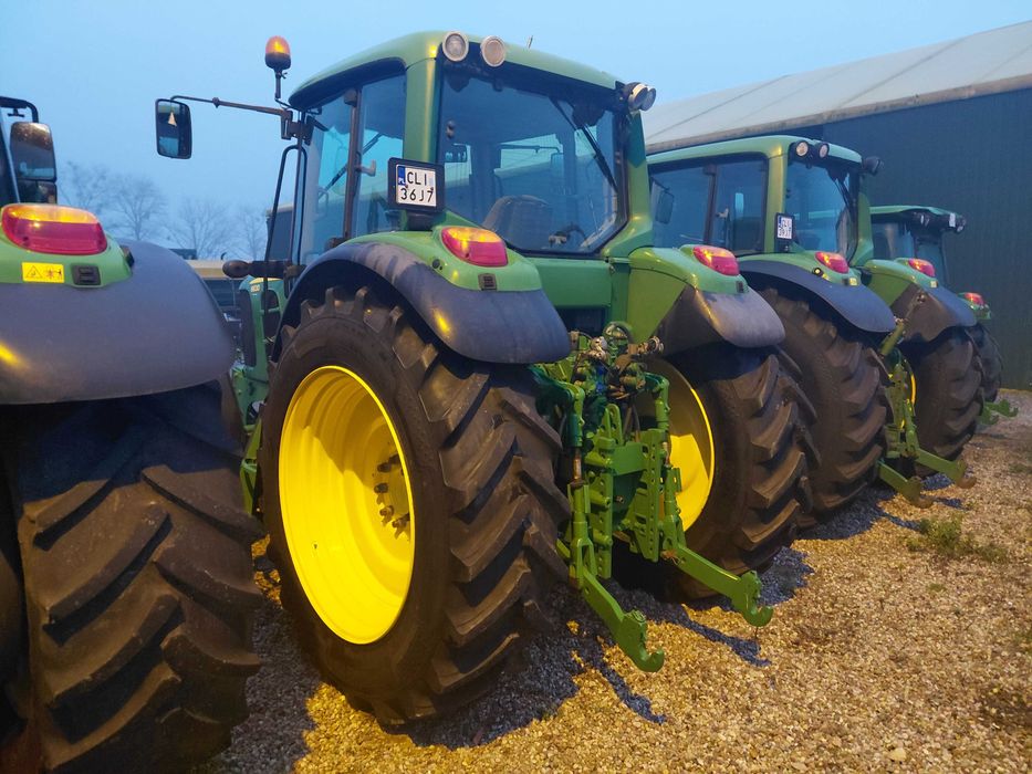 John Deere 6630,  6830