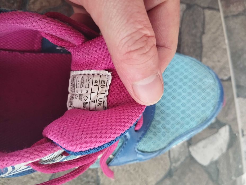 Кросівки для спорту