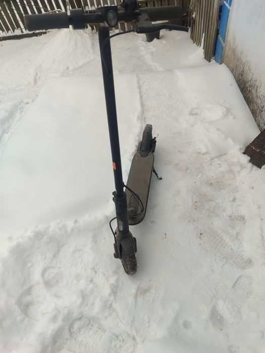 На повному ходу електросамокат Xiaomi