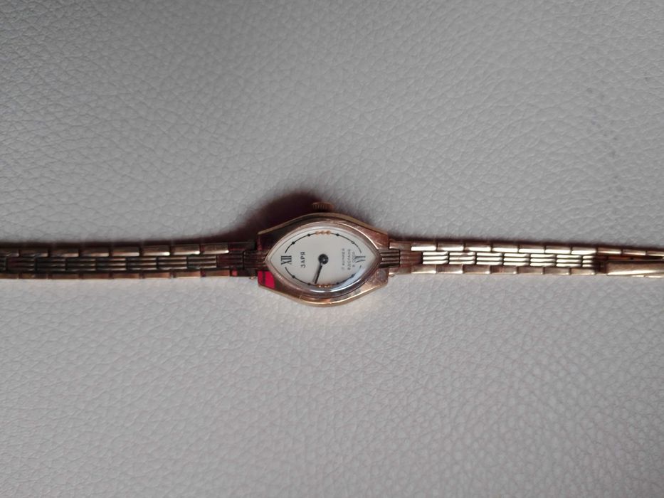 часы женские наручные производства ссср.