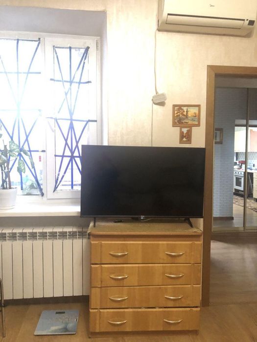 Продам 2-к квартиру з ремонтом, 55 кв.м, у центрі на вул. Базарної/Маразліївська (3-217-451)