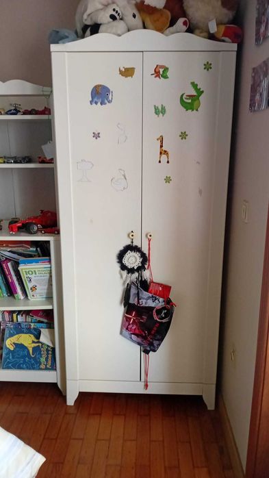 Roupeiro infantil branco