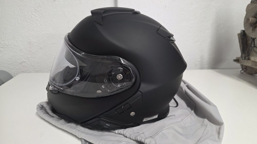 Capacete modular Shoei Neotec II + intercomunicador Sena SLR2 com viseira suplente espelhada