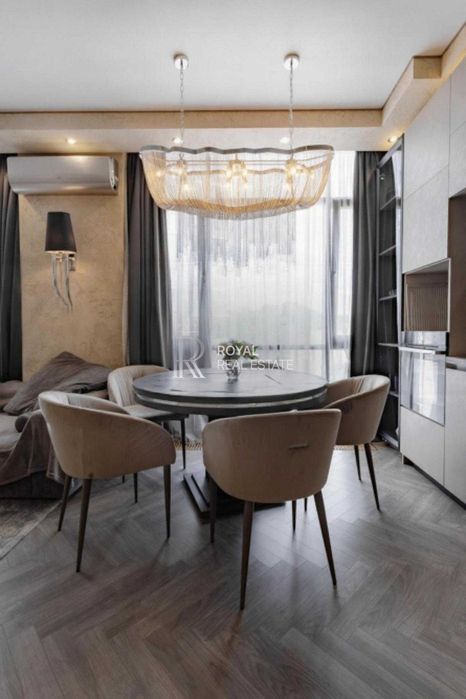 Продаж 3-кімнатна квартира Київ ЖК «Новопечерські Липки» 100 м² 5 поверх Авторський дизайн SPA Басейн Охорона Генератор Підземний Києва