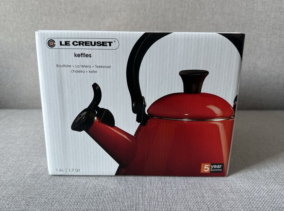 Le Creuset - różowy czajnik