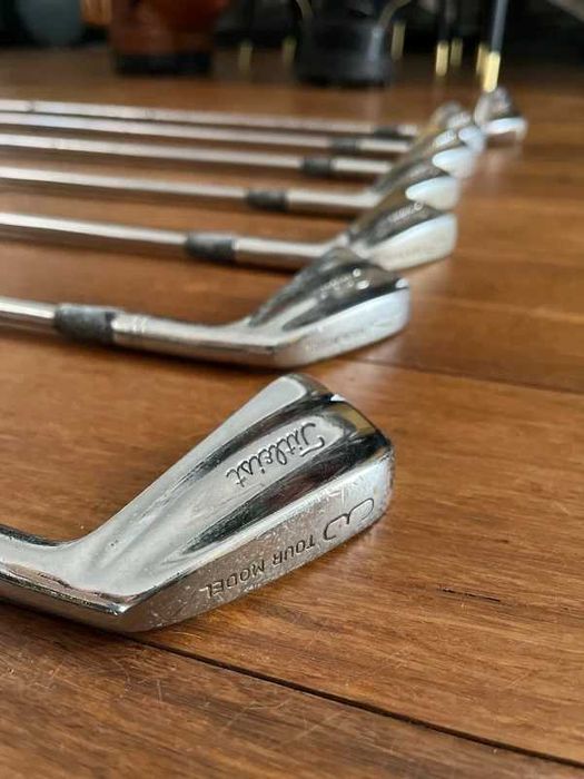 Titleist Tour Model – komplet żelazek 3-PW