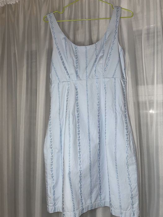 Літнє плаття з вишивкою